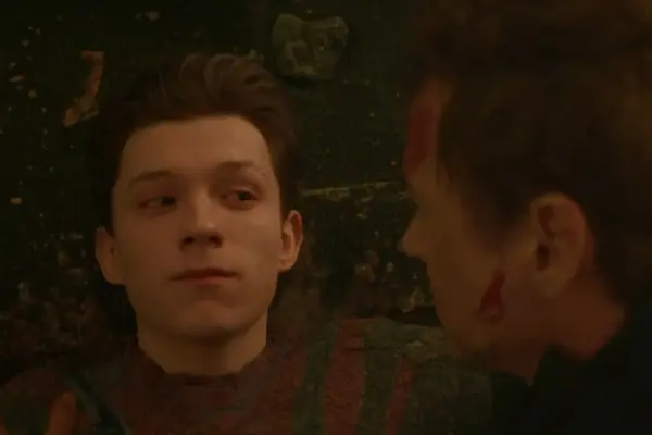 Behind the Dust: How a Last-Minute Directive Transformed Spider-Man’s Heartbreaking Demise in Avengers: Infinity War