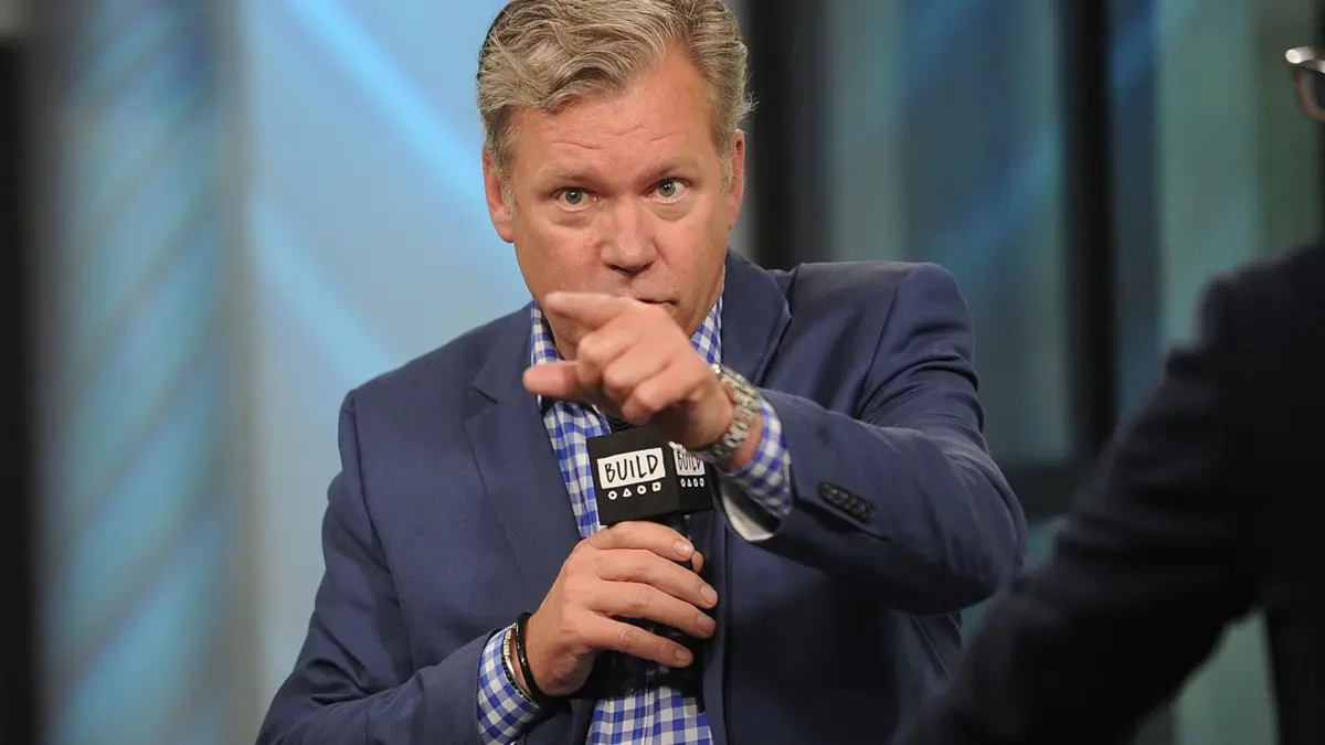 Chris Hansen’s Ultimate Counter-Strategy: Buying Ad Space Ahead of A24’s Primetime Screenings
