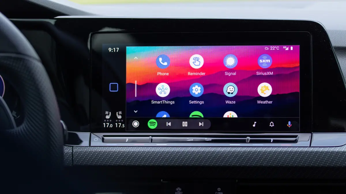 Decoding the Dashboard: The Definitive Guide to the Differences Between Android Auto and Android Automotive OS