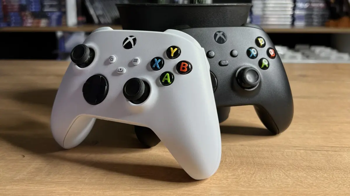 Evolution of the Xbox Controller: A 25-Year Retrospective on Microsoft’s Ergonomic Journey