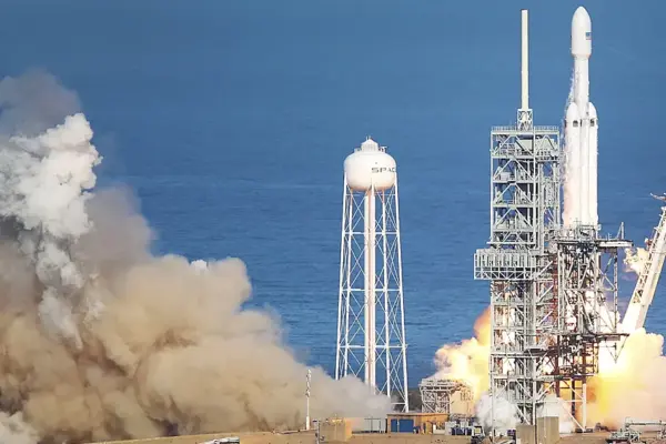 The Falcon Heavy Milestone: SpaceX’s Historic Launch, Vivid Imagery, and the Immovable Wall of Flat-Earth Denial