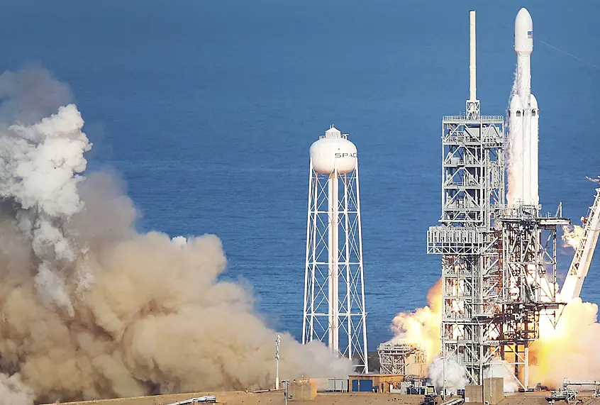 The Falcon Heavy Milestone: SpaceX’s Historic Launch, Vivid Imagery, and the Immovable Wall of Flat-Earth Denial