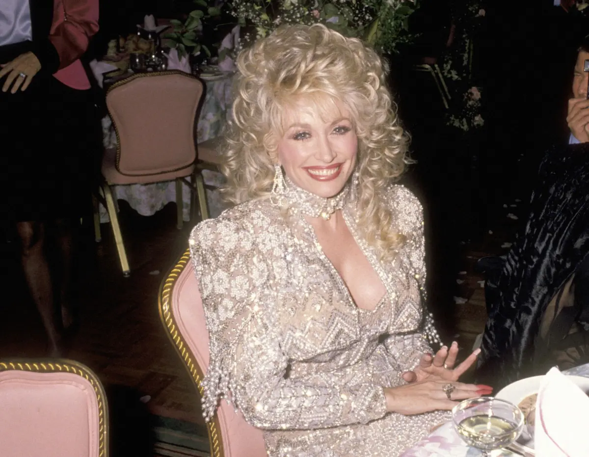 Unraveling the Infodemic: How Conspiracy Theorists Weaponized the Passing of Dolly Parton