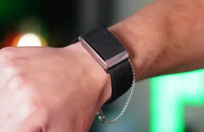 Apple’s Next Frontier: Why a Screenless, WHOOP-Style Fitness Tracker Could Redefine Wearables