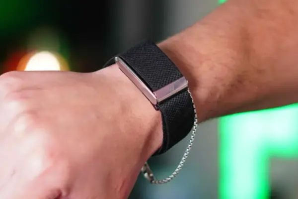 Apple’s Next Frontier: Why a Screenless, WHOOP-Style Fitness Tracker Could Redefine Wearables