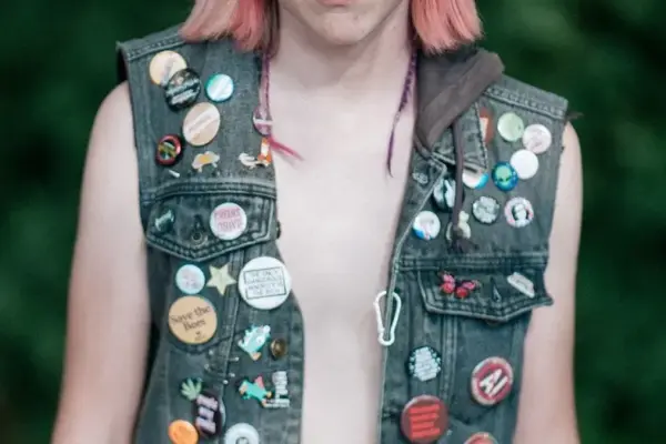 Beyond the Metropolis: Redefining British Fashion Culture and the Autumn Landscape