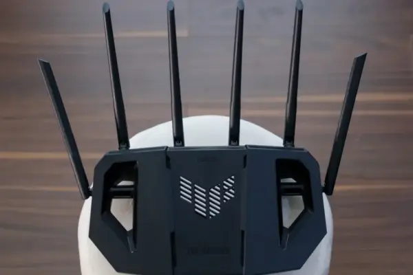 Decoding the Modern Gateway: Why Wi-Fi Routers Have Multi-Antenna Arrays and How to Choose the Right Setup for Your Home