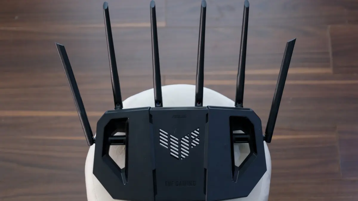 Decoding the Modern Gateway: Why Wi-Fi Routers Have Multi-Antenna Arrays and How to Choose the Right Setup for Your Home