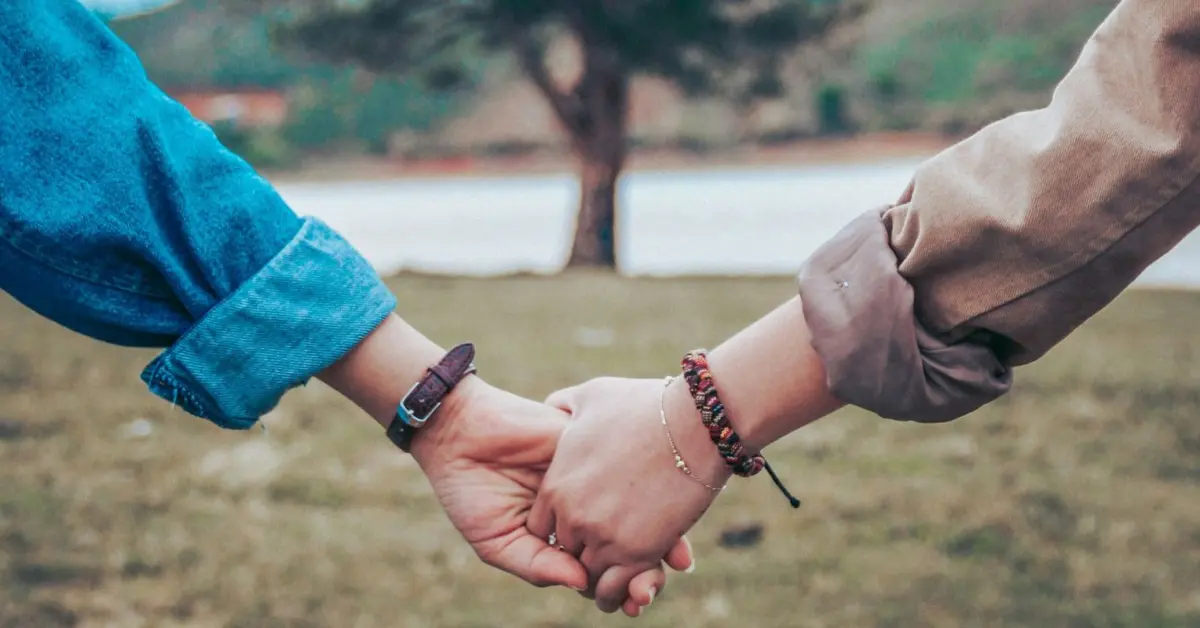 Navigating the Modern Labyrinth: A Comprehensive Guide to Re-entering the Dating World After Divorce