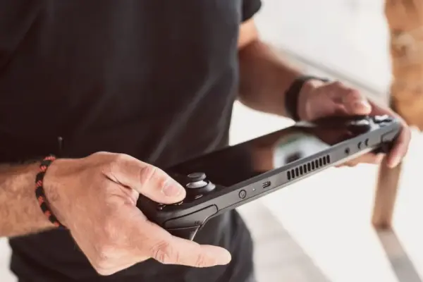 The Digital CPR of Portable Gaming: Why Your Handheld PC Needs a Regular Reboot