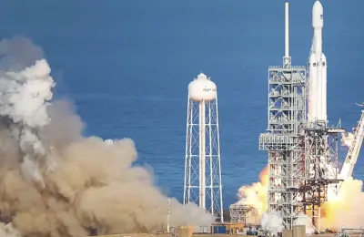 The Falcon Heavy Milestone: SpaceX’s Historic Launch, Vivid Imagery of Earth’s Curvature, and the Unyielding Persistence of the Flat-Earth Myth
