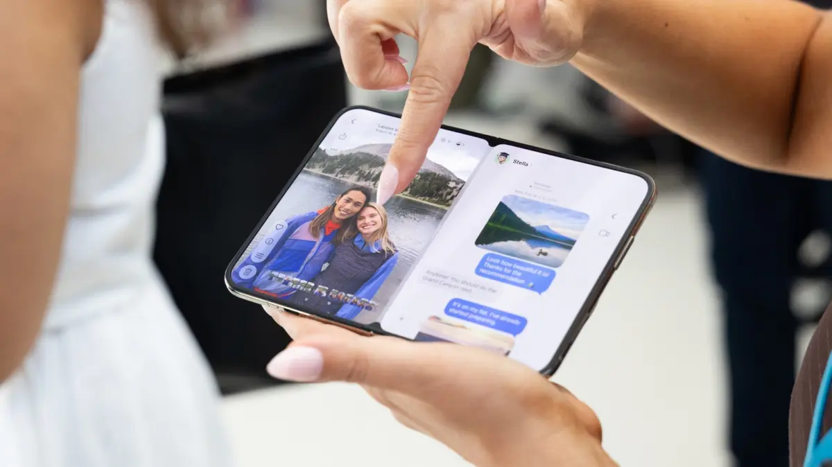 The iPhone Duo Crease Conundrum: Why Apple’s Nano-Texture Screen Will Face the Ultimate Test Over Time
