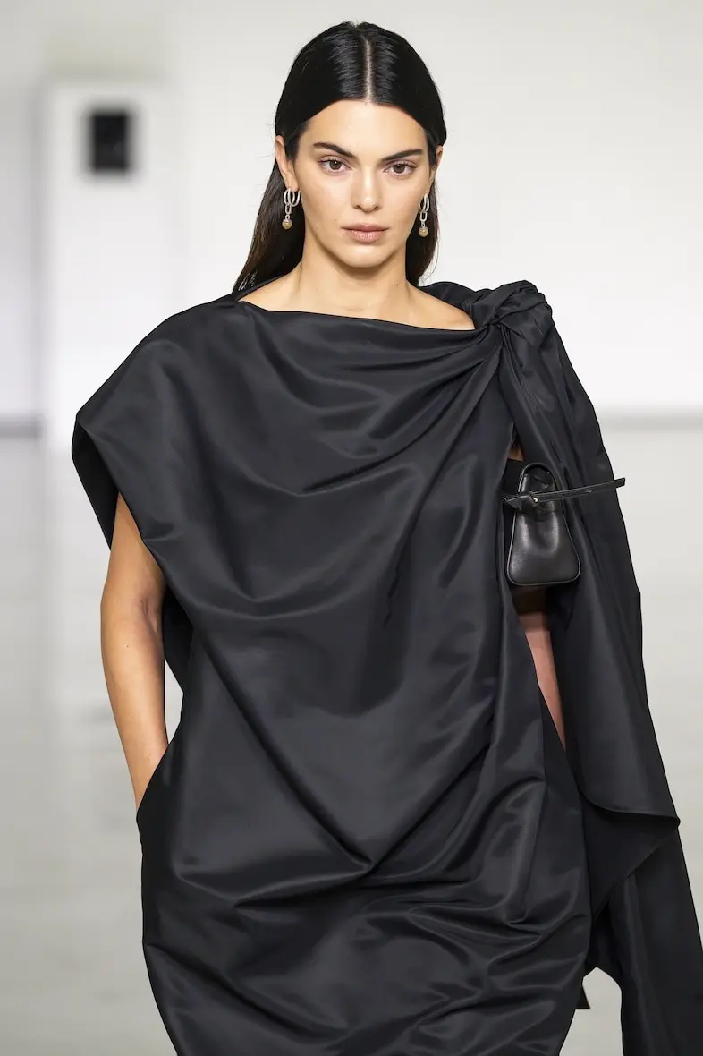 The Rhythm of the Runways: Louise Trotter and Bottega Veneta’s SS27 Masterclass at Milan Fashion Week