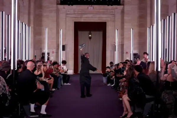 The Streaming Tsunami at New York Fashion Week: Kai Cenat’s VIVET Debut and the Crisis of Fashion Gatekeeping