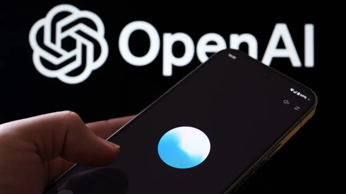The Voice AI Paradigm Shift: Gemini Live vs. ChatGPT Voice in the Battle for Conversational Supremacy