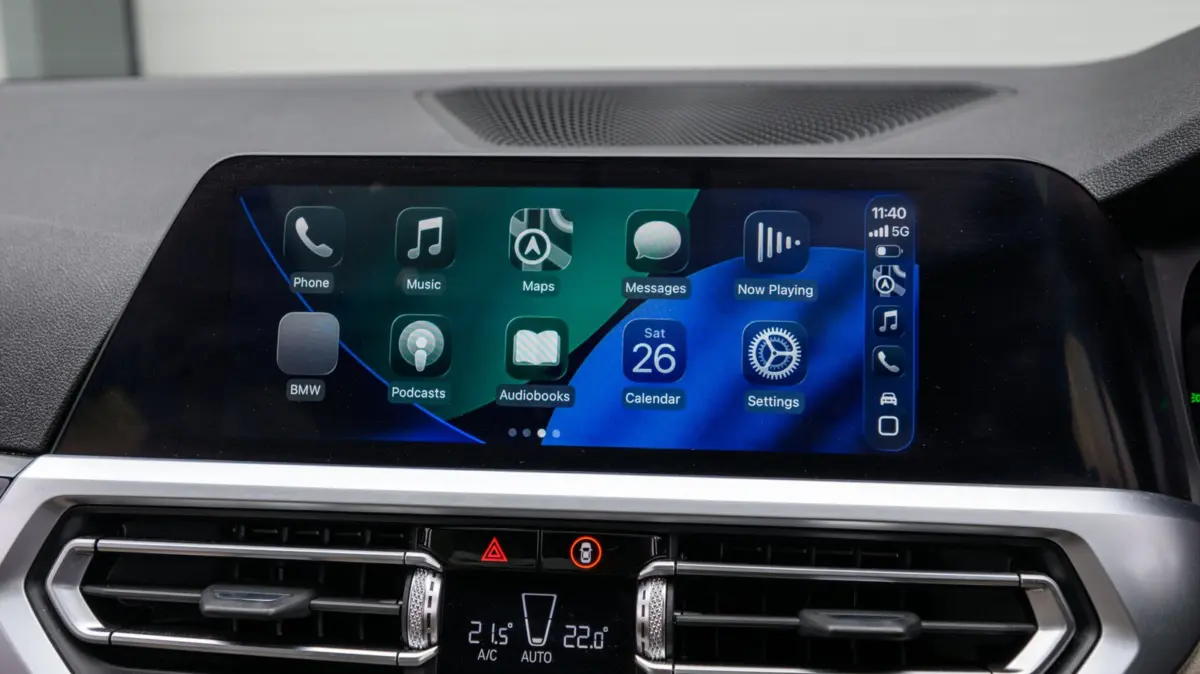 Cutting the Cord: The Definitive Guide to Upgrading Your Vehicle with a Wireless Apple CarPlay Adapter
