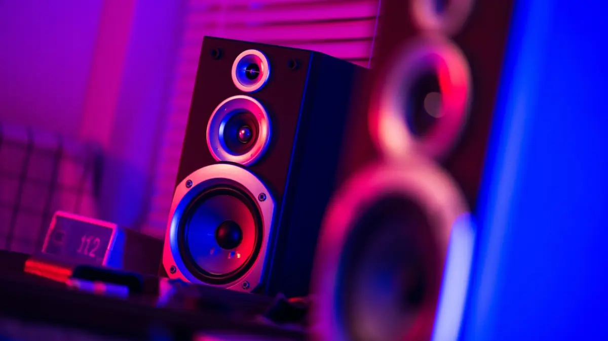 Decoding the Audio Chain: The Definitive Guide to Amplifiers, Sound System Architecture, and Smart Upgrades
