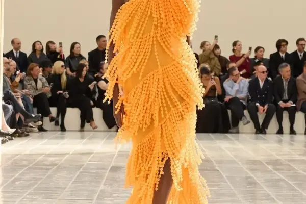 Elevated Everyday: Pierpaolo Piccioli Unveils Balenciaga SS27 with Les Coraux de la Liberté