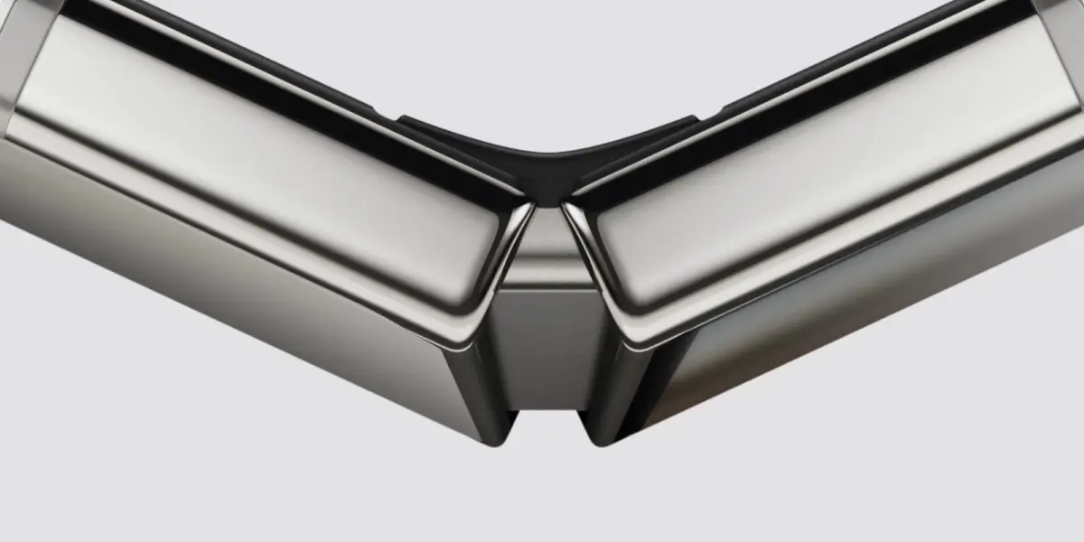 Engineering the Fold: How Apple Conquered Thermal Physics in the iPhone Duo with a Flexible Graphite Hinge