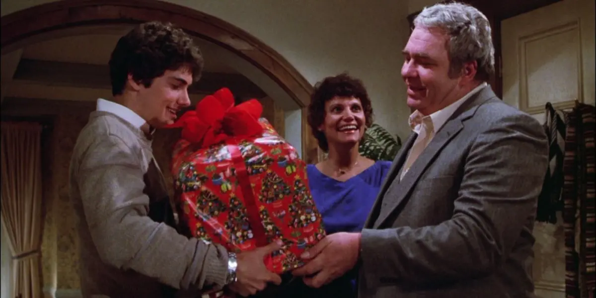 Executive Overview: The Enduring Legacy and Resurgence of Gremlins
