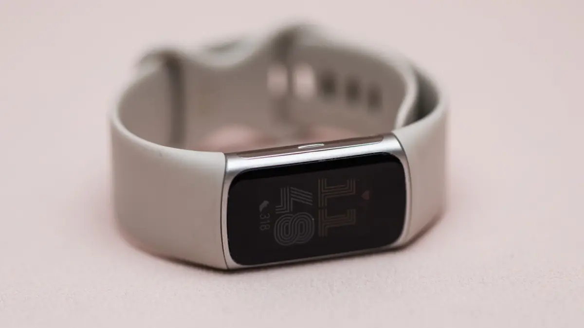 Google Teases the ‘Fitbit Edge’: A New Mid-Tier Wearable Set for October 12 Reveal
