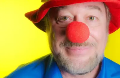Spreading Joy and Combating Stress: The Psychology of Humor During the Holiday Season