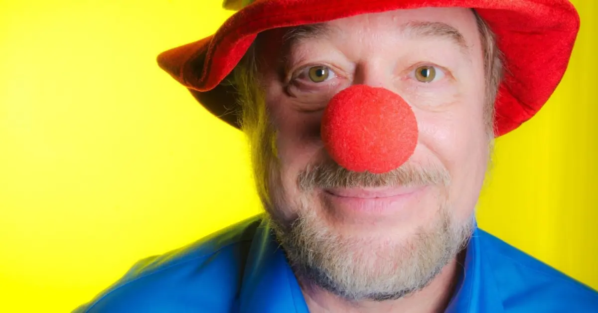 Spreading Joy and Combating Stress: The Psychology of Humor During the Holiday Season
