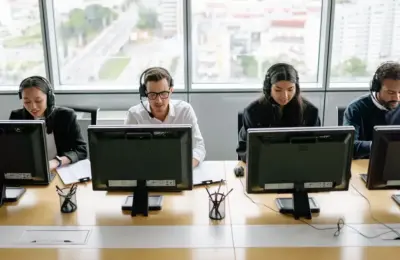 The AI Architecture Paradox: Why Enterprise Customer Experience Is Shifting from Task Automation to Contextual Orchestration
