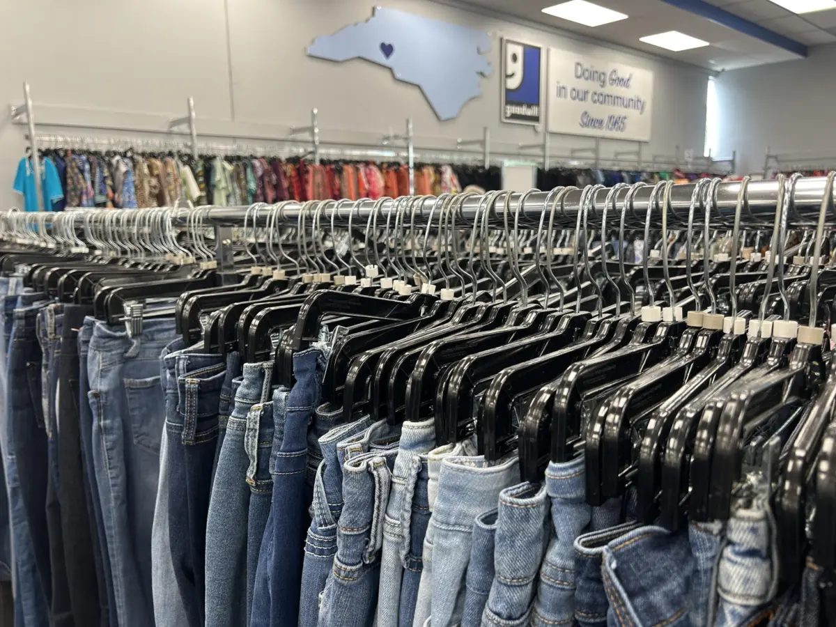 The Algorithm of Style: How Big Tech Dictates Your Wardrobe, and How the Resurgence of Thrifting is Fighting Back