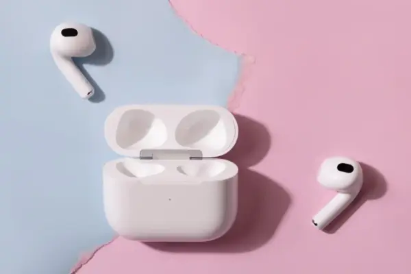 The Ecosystem Wall: What You Truly Lose When Using Apple AirPods with an Android Device