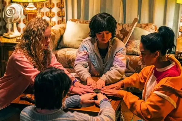 The Embrace of the Macabre: Why "Cozy Horror" is the Definitive Literary Genre for Autumn