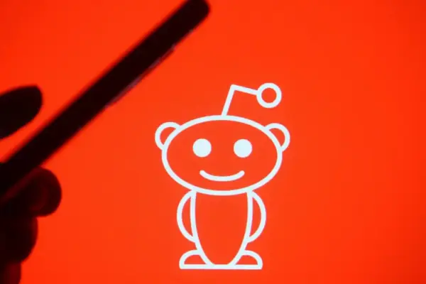 The End of the Open Web? Reddit’s Pivot to a Logged-In Ecosystem Driven by AI Disruption
