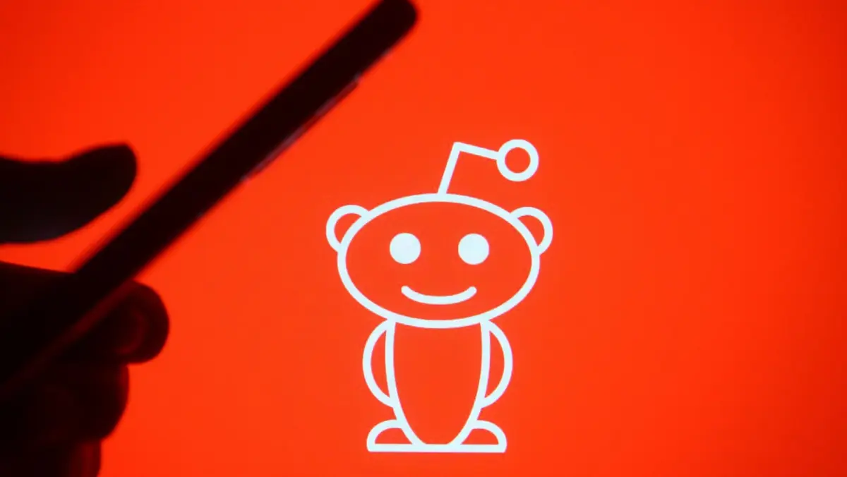 The End of the Open Web? Reddit’s Pivot to a Logged-In Ecosystem Driven by AI Disruption